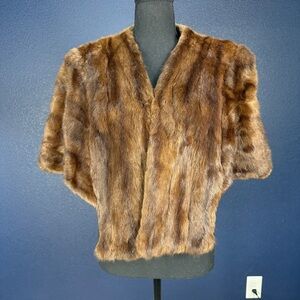 ✨VINTAGE✨ Russian Squirrel Fur Stole Capelet from famed furrier Gompertz